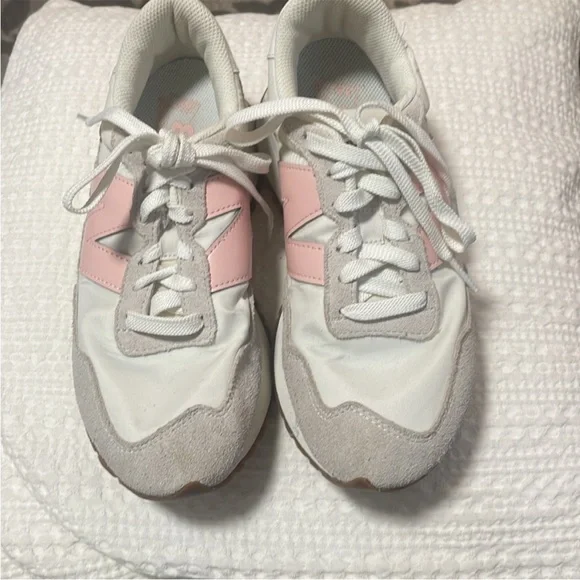 New Balance Women's Sneakers - Picture 5 of 8